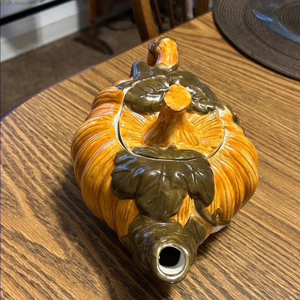 Harvest Pumpkin Teapot - Orange and Brown - Picture 4 of 6